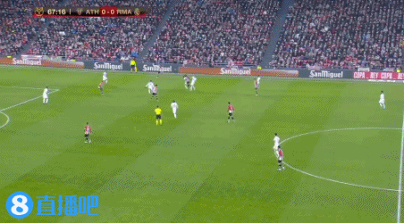 在上海国际赛车场F1围场，姚明与范志毅热切互动上演体坛“温情时刻”…