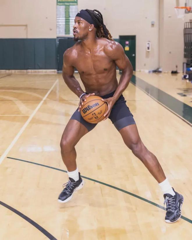 湖人灰熊输 湖人灰熊输